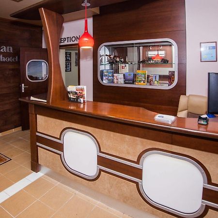 Biplan Hotel Даугавпилс Экстерьер фото