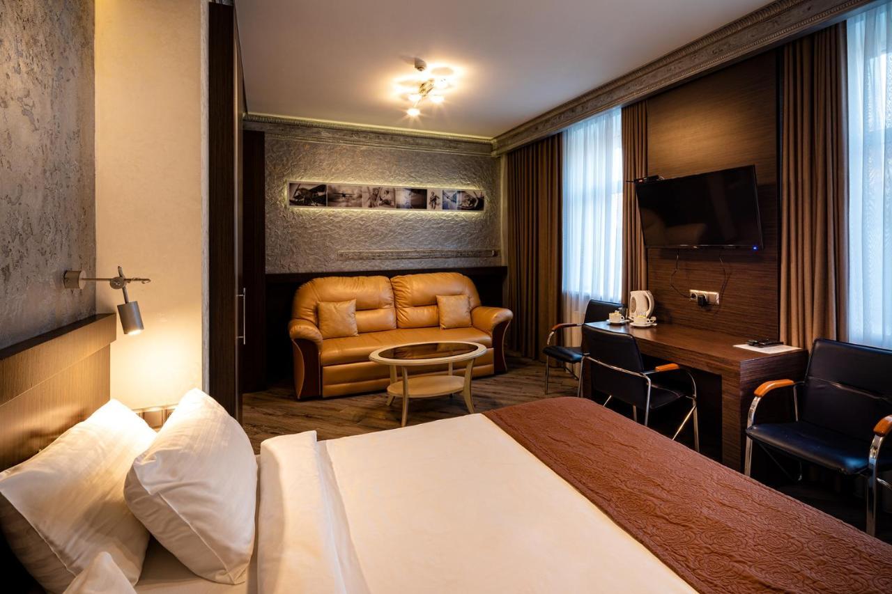 Biplan Hotel Даугавпилс Экстерьер фото