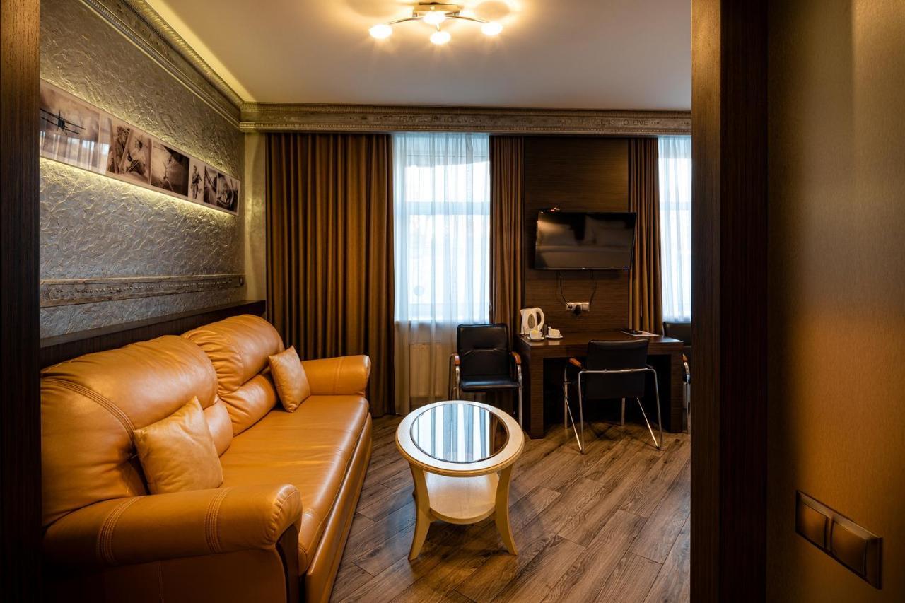 Biplan Hotel Даугавпилс Экстерьер фото